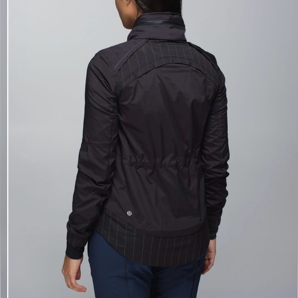 Lululemon Spring Forward Jacket
Black / Sea Stripe Reflective Black / Black - Picture 6 of 10
